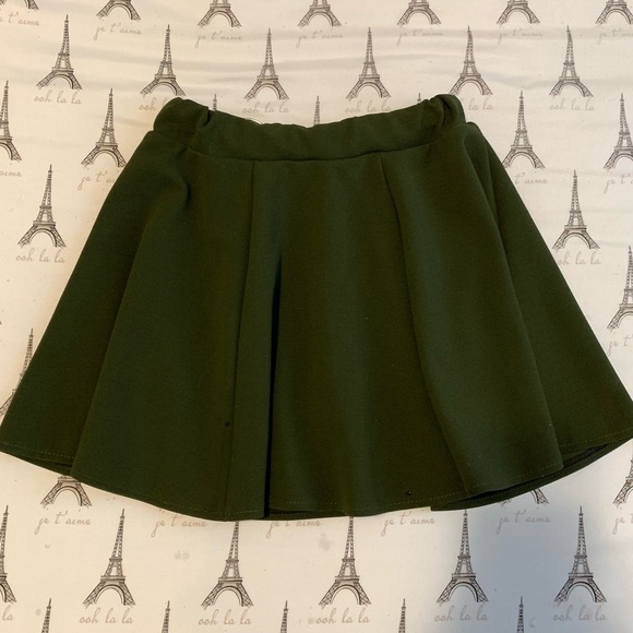 GREEN MINISKIRT WITH BELT DETAILS AND BUILT IN SHORTS SIZE XS - Picture 2 of 5